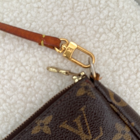 Louis Vuitton Pouchette - Picture 3 of 7